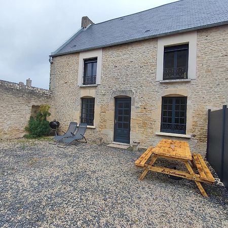 Le Domaine De La Gentilhommiere Situee Entre Bayeux Et Arromanches Les Bains Manvieux Exterior photo